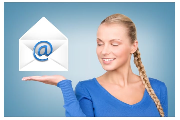 Email Marketing Woman - Hosterdream